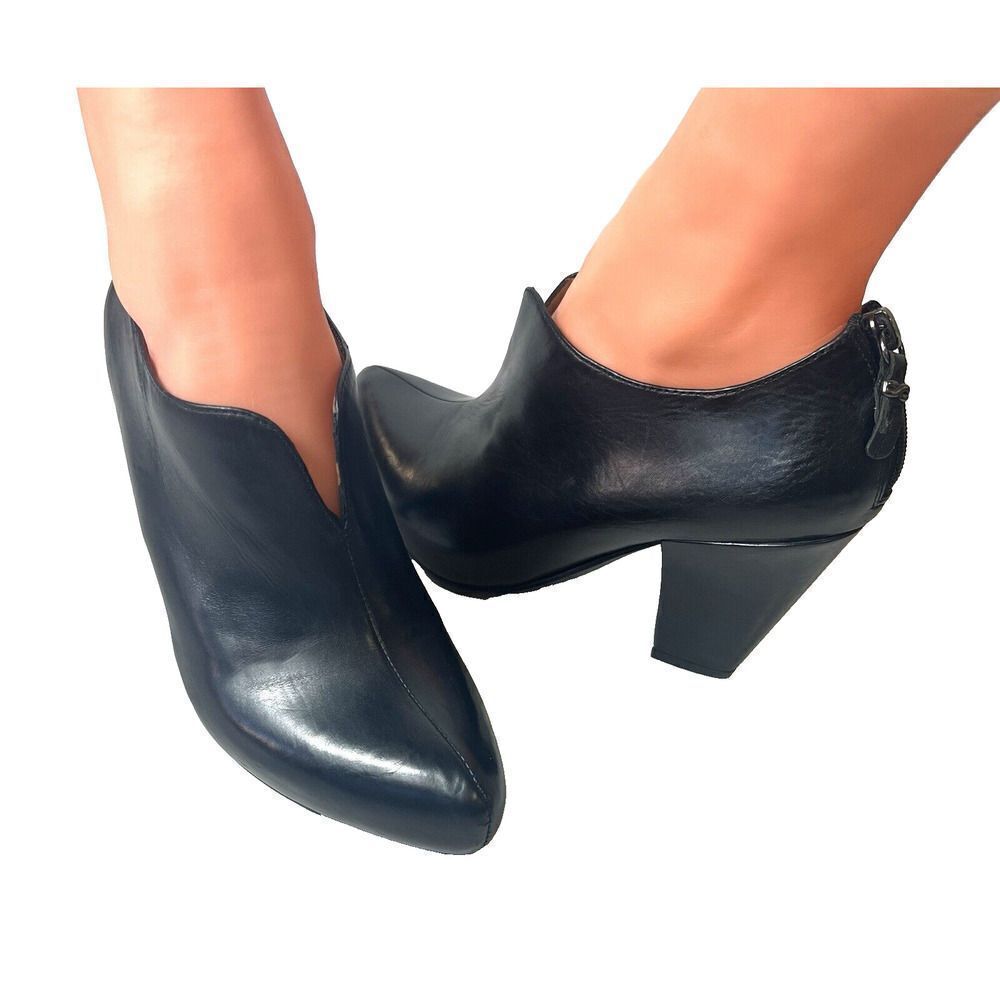 Earthies Womens 7 B Black Leather High Heels Slip On Classic Comfort Casual Pump